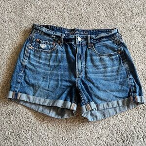 American Eagle Size 6 Blue Distressed Denim Jean Tomgirl Cuffed Jean Shorts